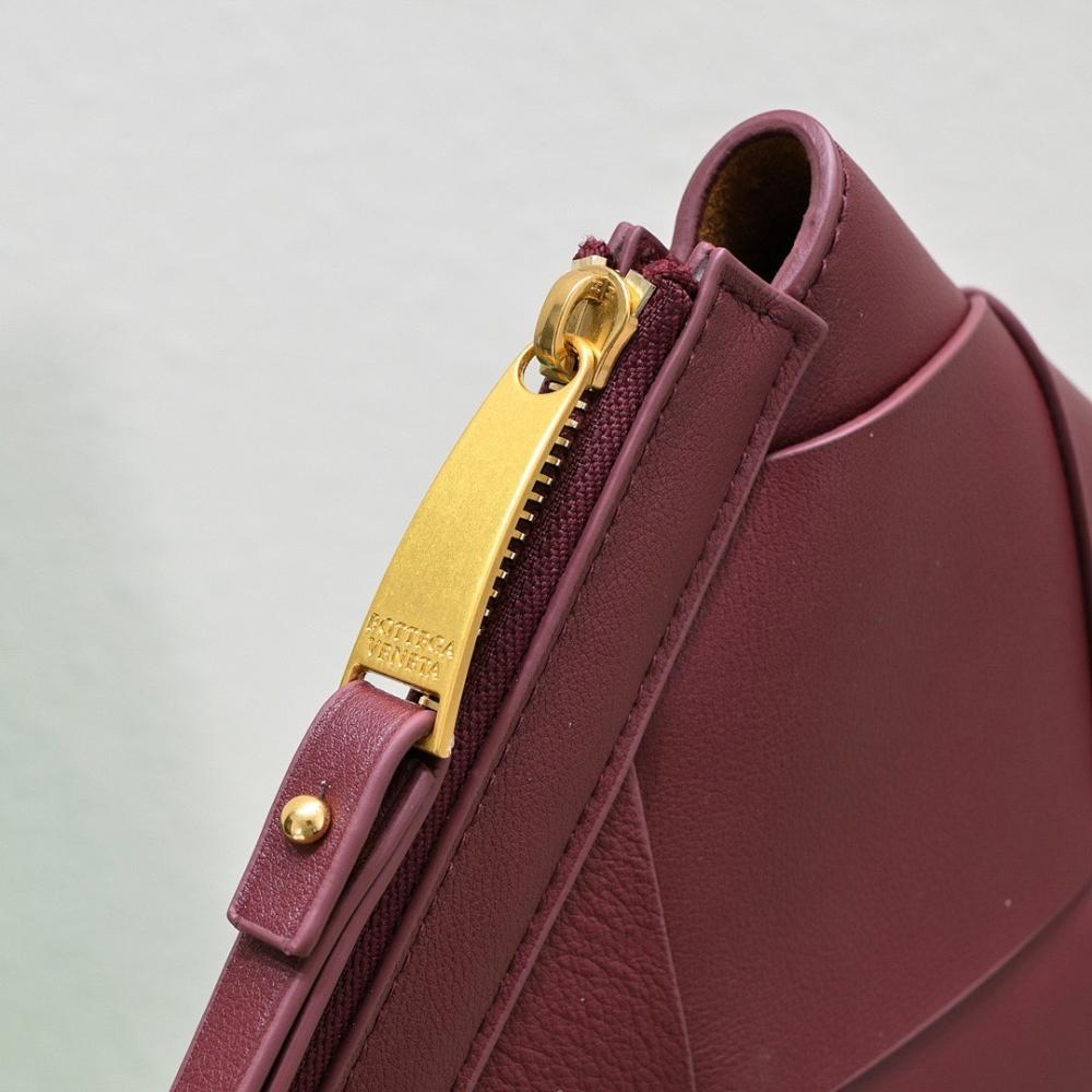 Modern Elegant Leather Top Handle Bag