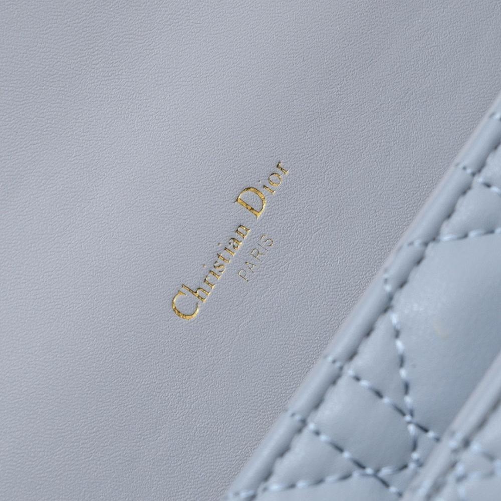 Modern Refined White Embroidered Leather Shoulder Bag