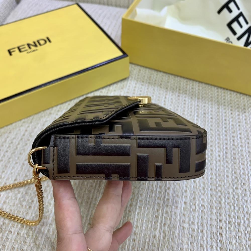 Arco Shoulder Bag