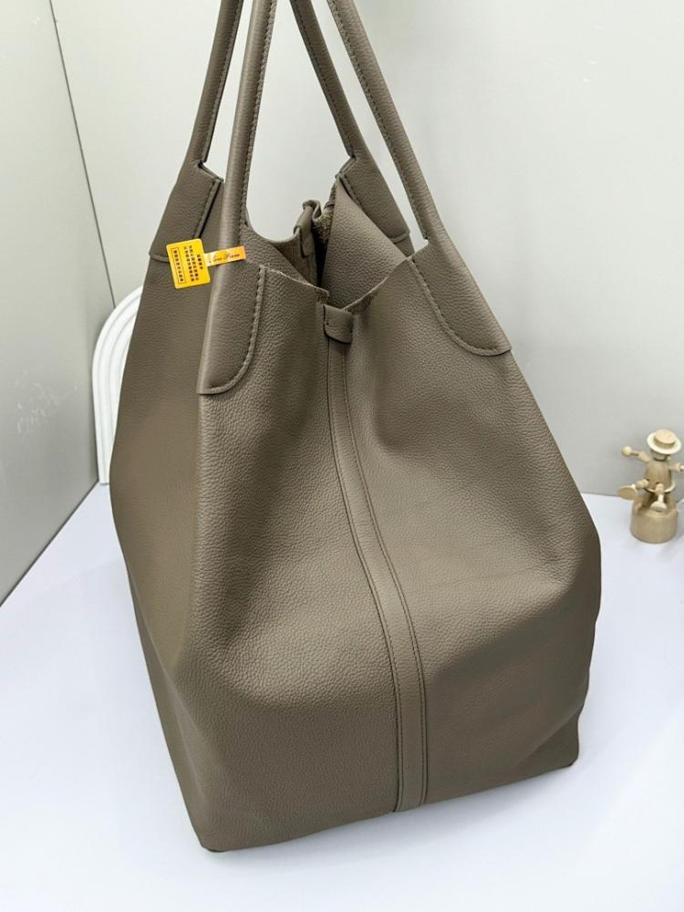 Italian-Inspired Stylish Quilted Calfskin Hobo Bag