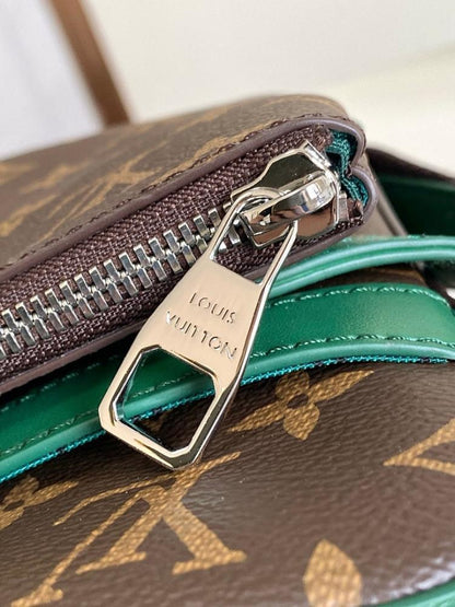 Elegant Shoulder Bag – Limited Edition