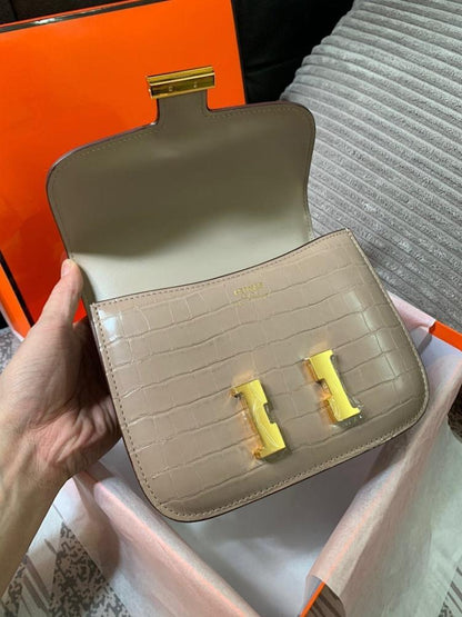 Stylish Refined Gold Leather Shoulder Bag