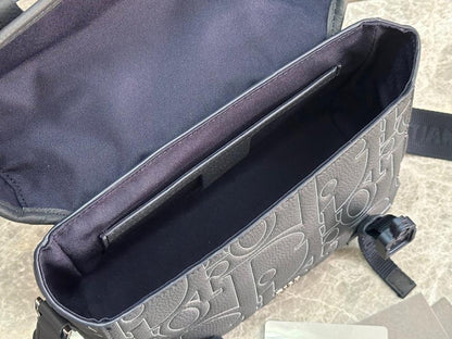 Elegant Blue Leather Shoulder Bag – Special Edition