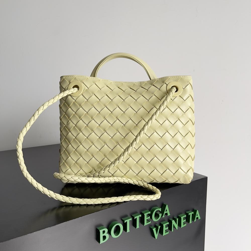 Classic Leather Shoulder Bag