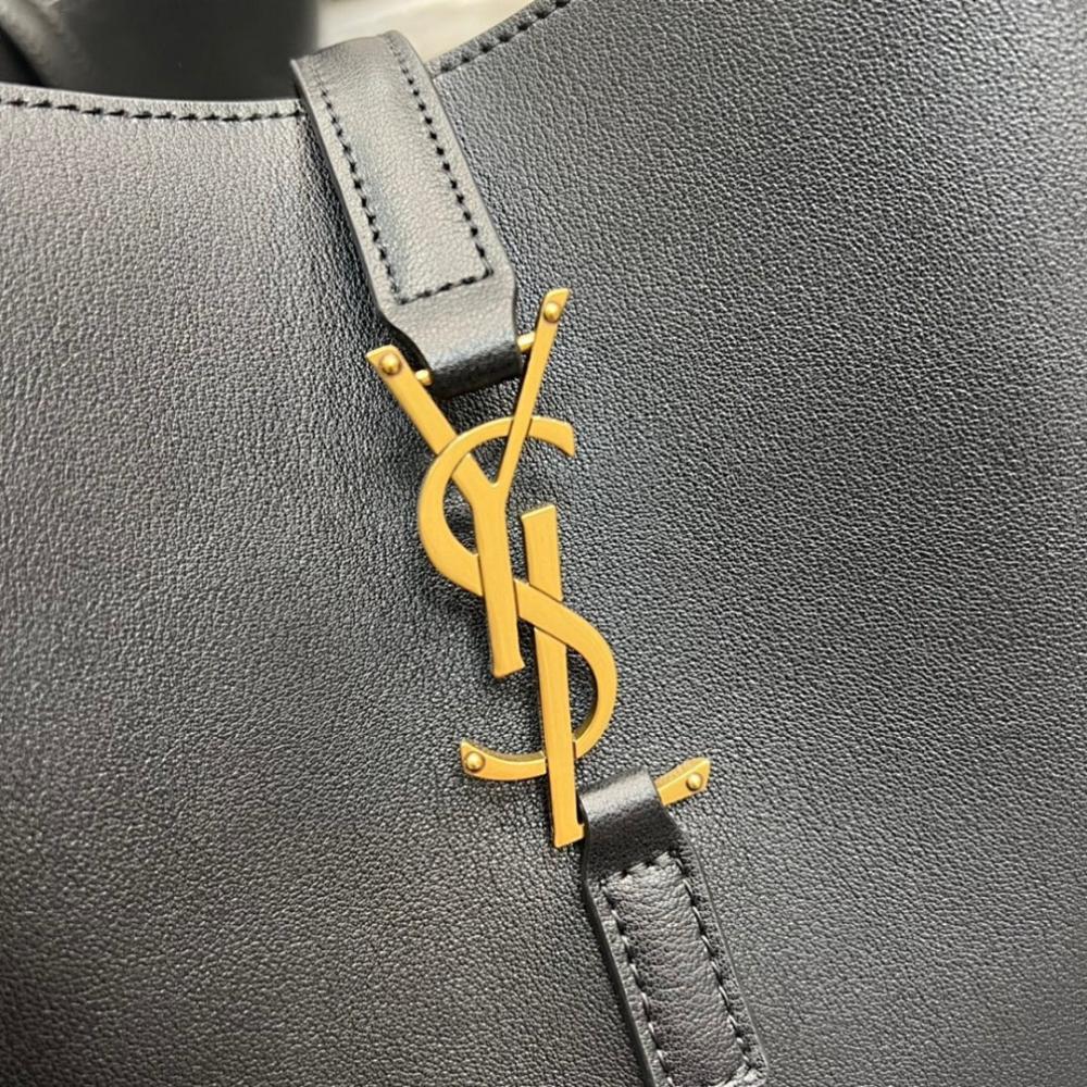 Alma Leather Shoulder Bag