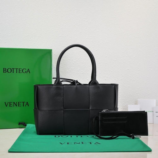 Stylish Premium Woven Leather Tote Bag