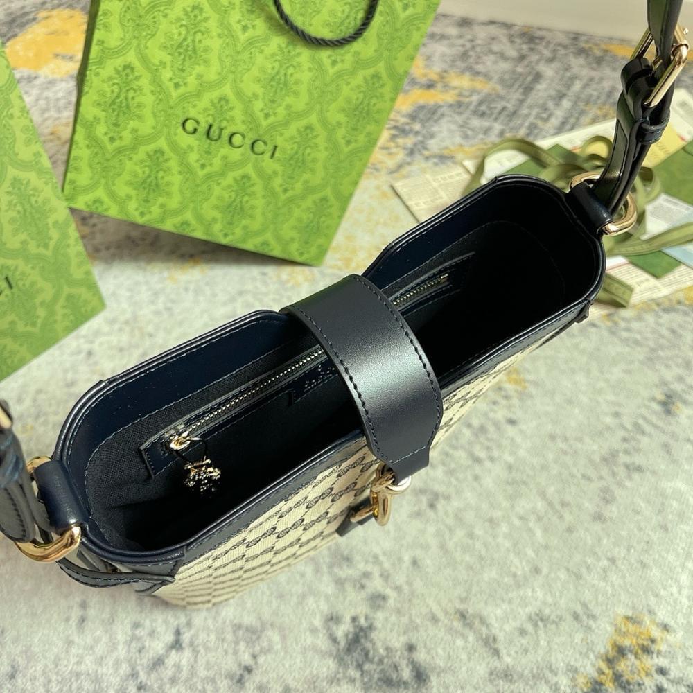 Elegant Shoulder Bag – Limited Edition