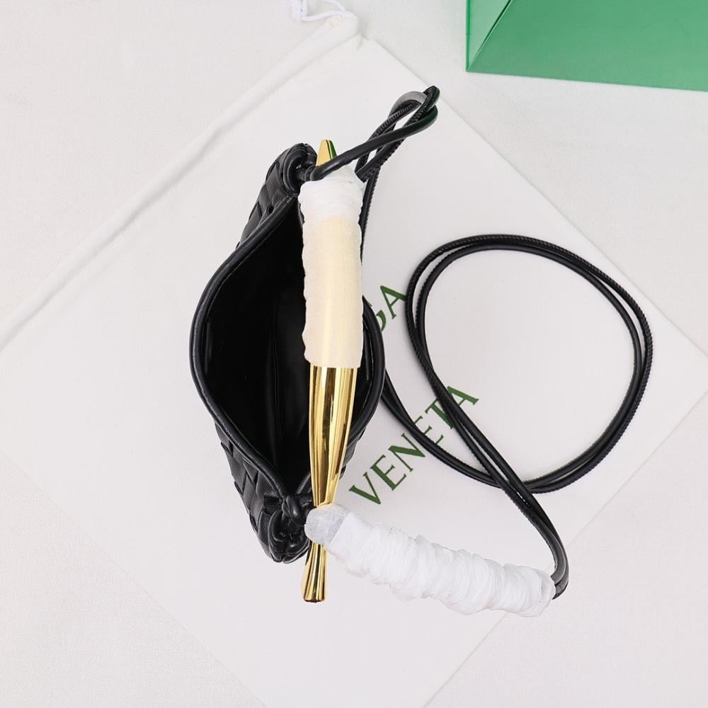 Classic Refined Woven Leather Crossbody Bag