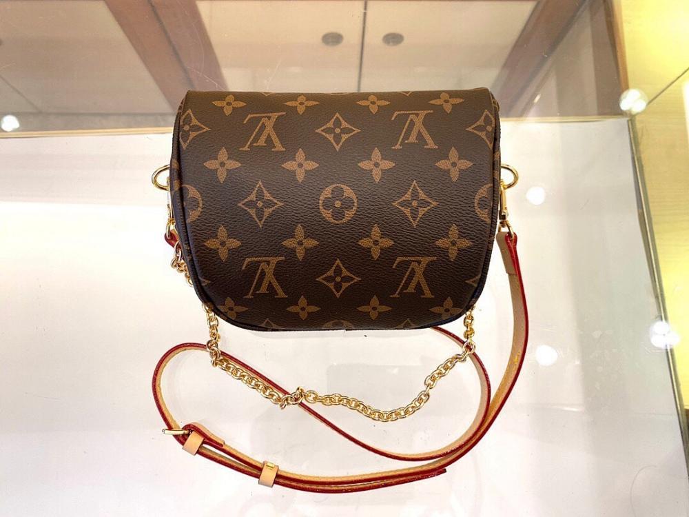 Elegant Refined Canvas Shoulder Bag
