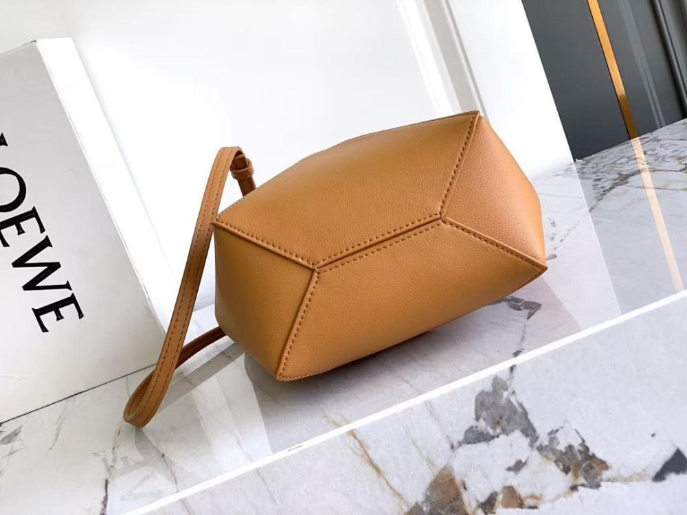 Modern Leather Crossbody Bag – Special Edition