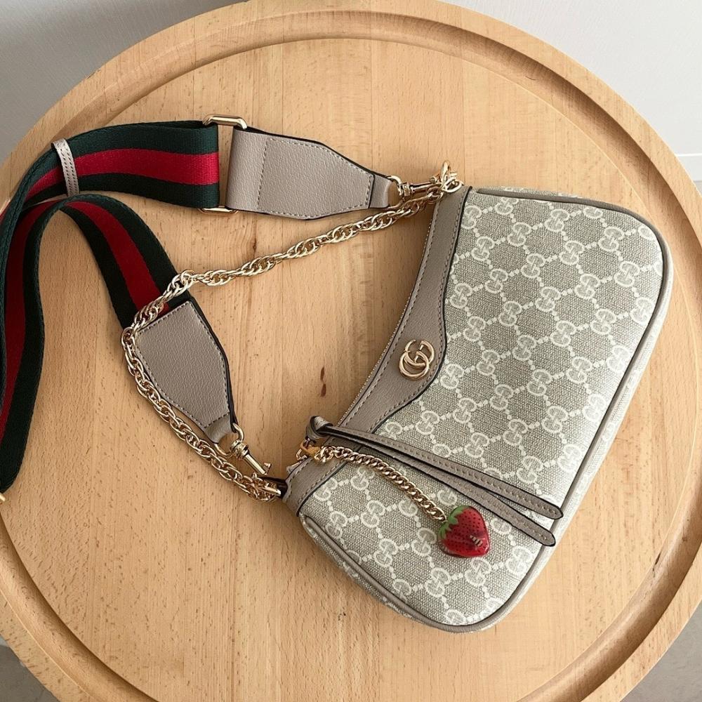 Modern Refined Shoulder Bag