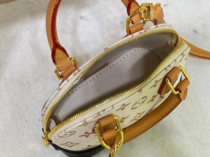 Diane Leather Shoulder Bag