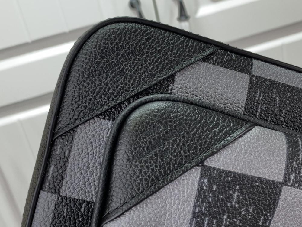 Elegant Messenger Bag