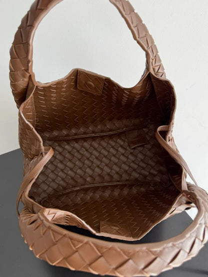 Elegant Leather Shoulder Bag