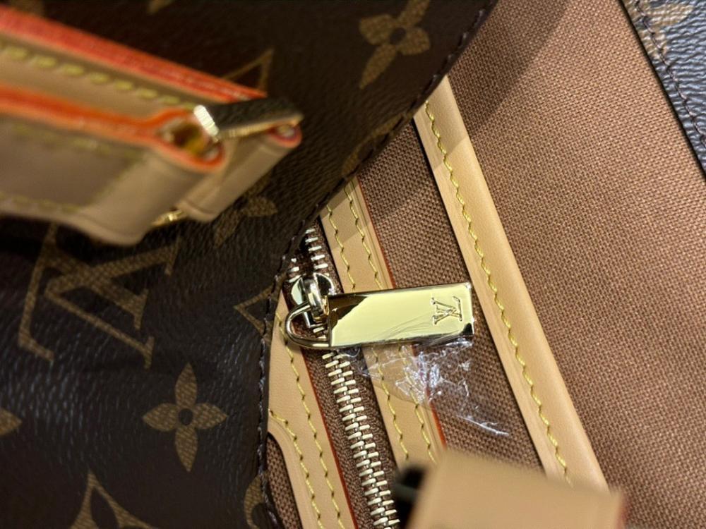 Italian-Inspired Luxury Calfskin Tote Bag