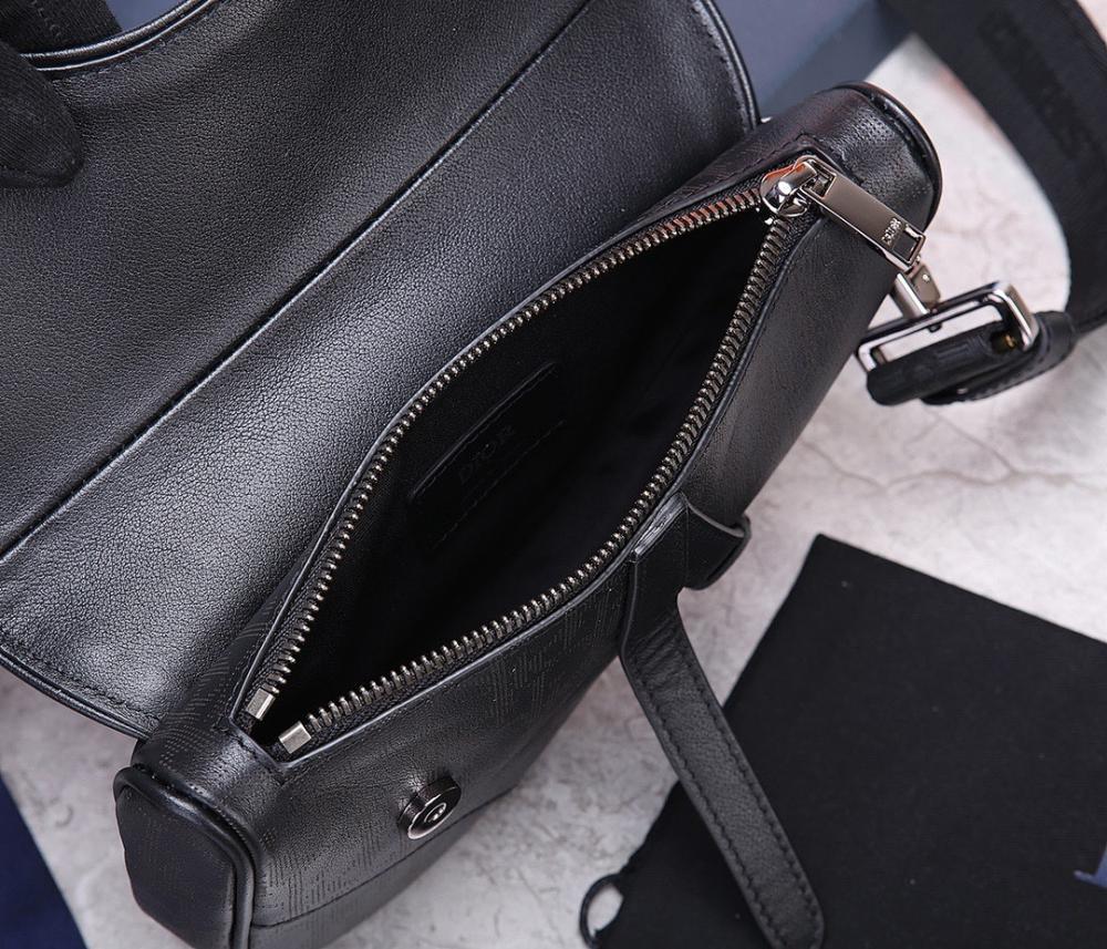 Elegant Refined Black Printed Leather Shoulder Bag