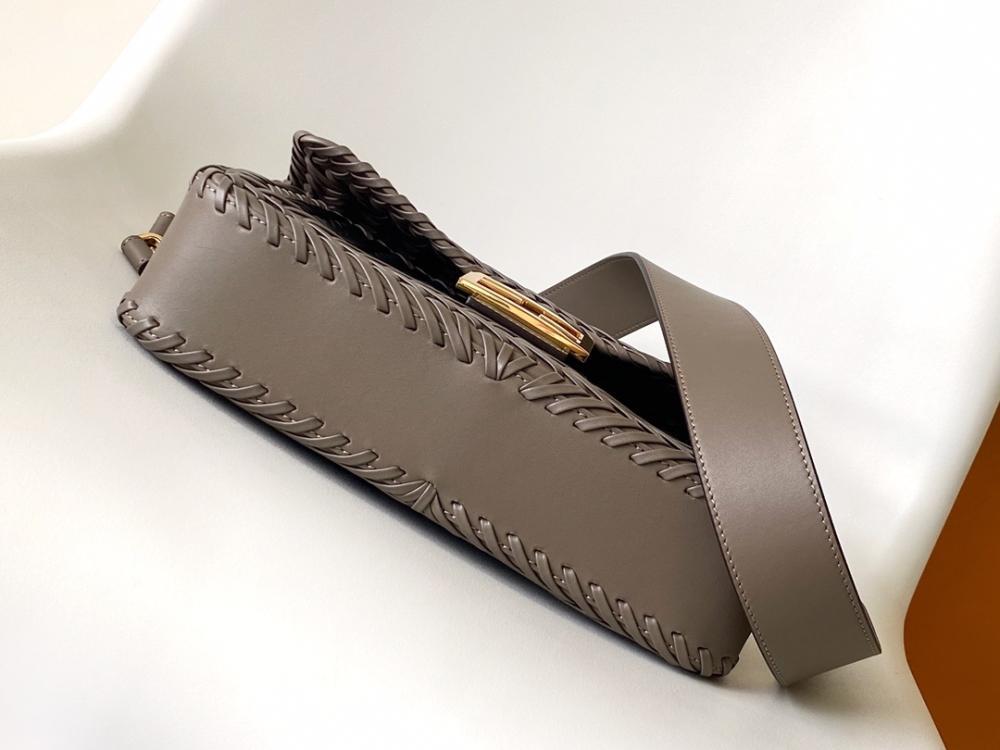 Classic Leather Shoulder Bag