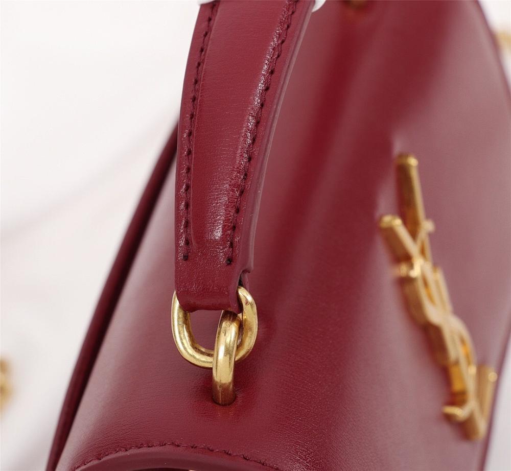 Elegant Leather Shoulder Bag – Limited Edition