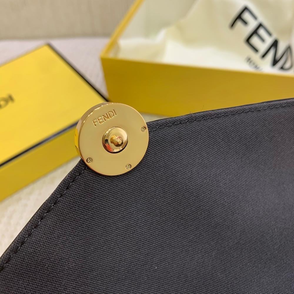 Arco Shoulder Bag