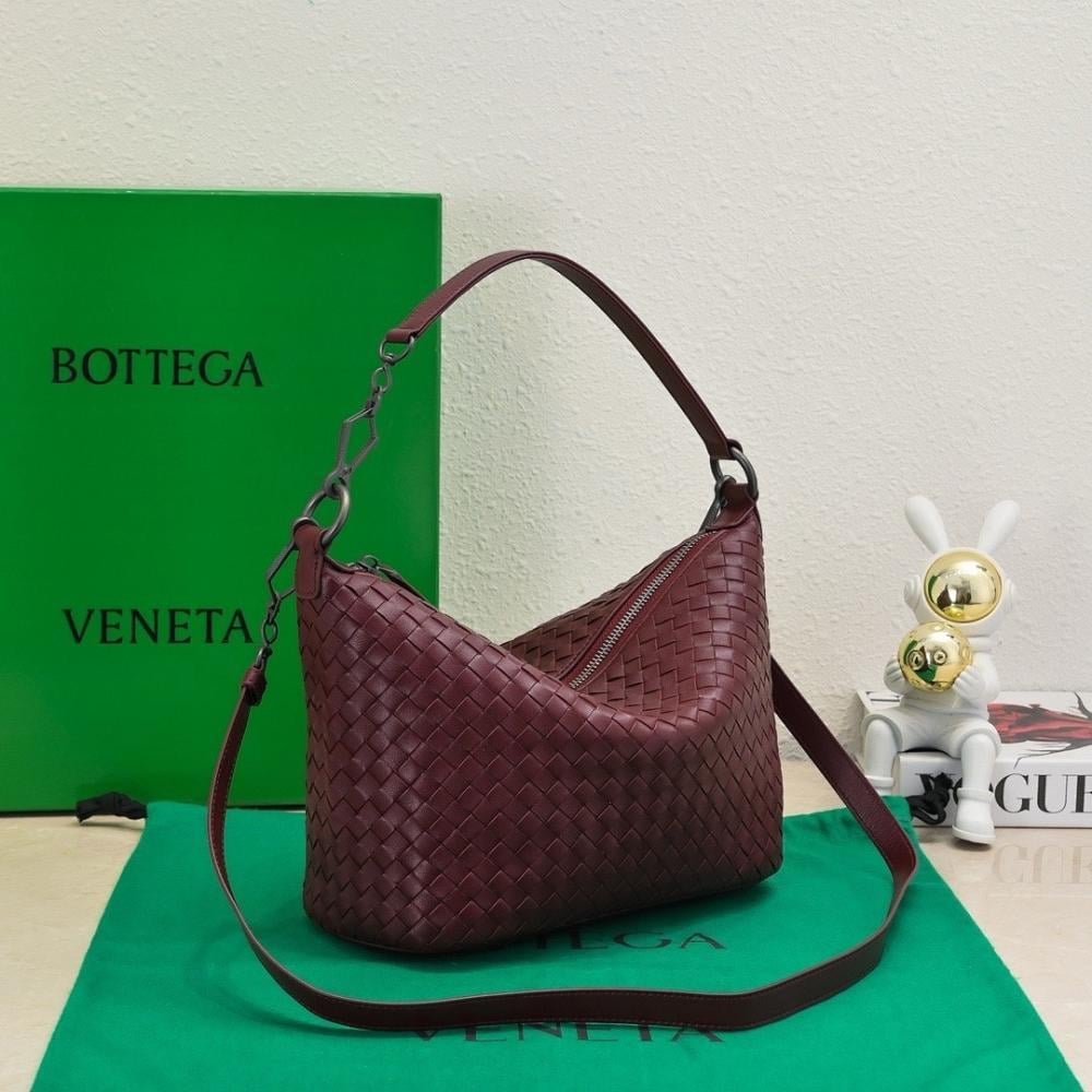 Luxury Woven Leather Shoulder Bag – Limited Edition