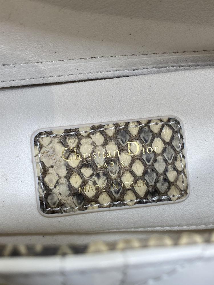 Elegant Leather Top Handle Bag