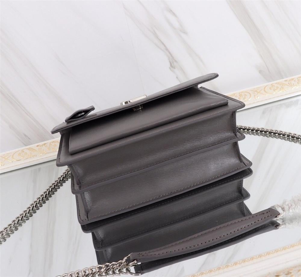 Elegant Refined Silver Leather Shoulder Bag