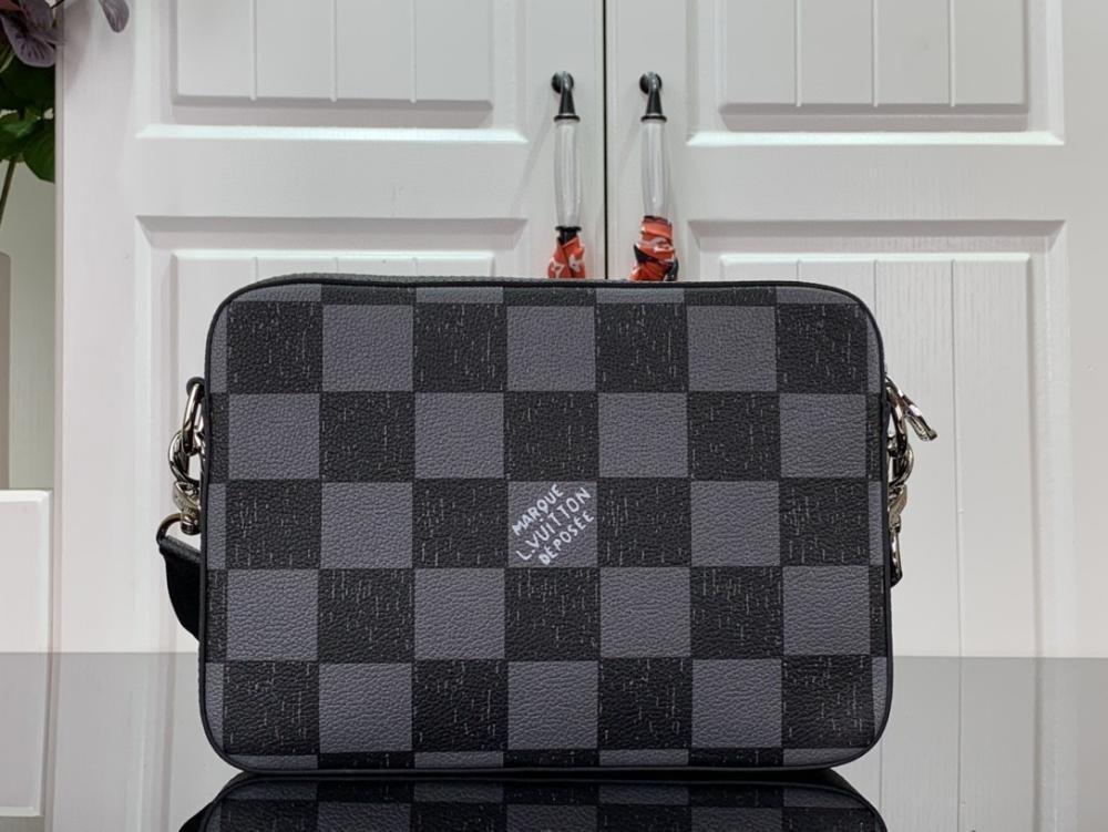 Elegant Messenger Bag