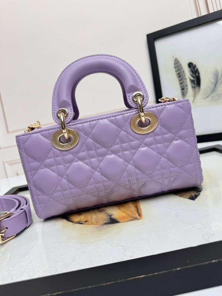 Stylish Refined Gold Embroidered Lambskin Shoulder Bag