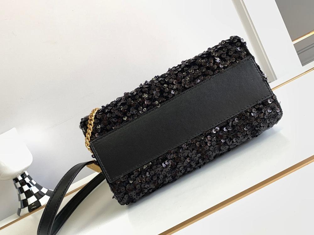 Classic Refined Embroidered Lambskin Shoulder Bag