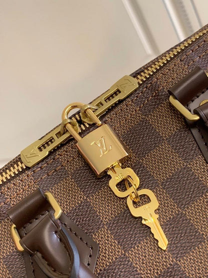 Modern Elegant Shoulder Bag