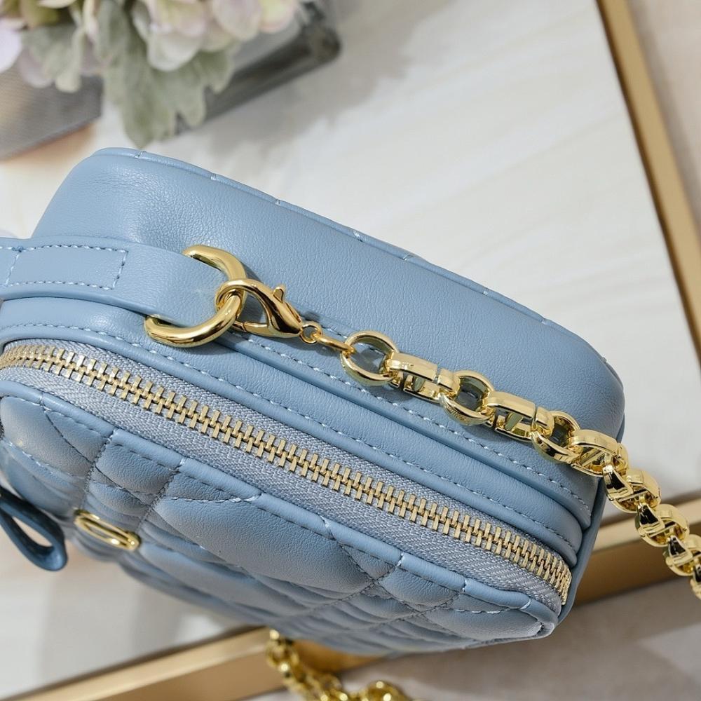 Elegant Stylish Calfskin Shoulder Bag – Limited Edition