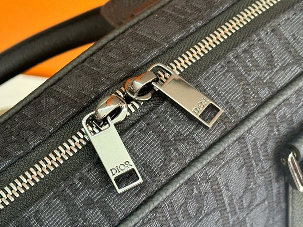 Modern Stylish Leather Shoulder Bag