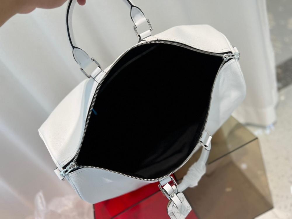 Classic Leather Shoulder Bag – Special Edition
