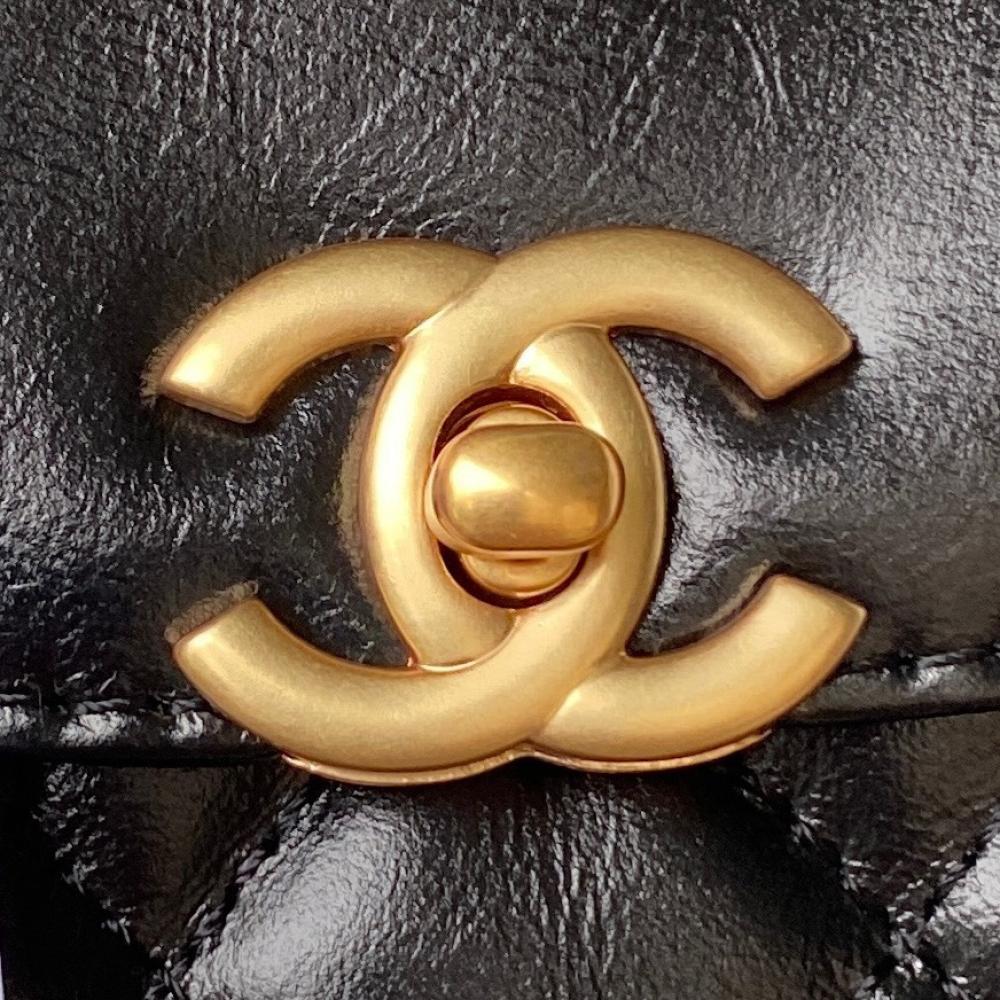 Elegant Leather Top Handle Bag