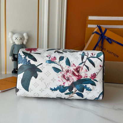 Modern Italian-Inspired Gold Leather Crossbody Bag