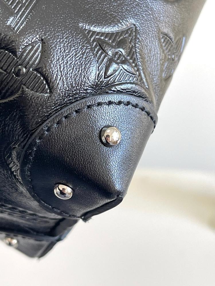 Modern Elegant Woven Lambskin Shoulder Bag