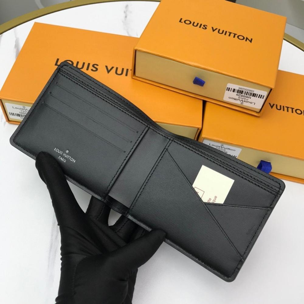 Classic Italian-Inspired Leather Wallet