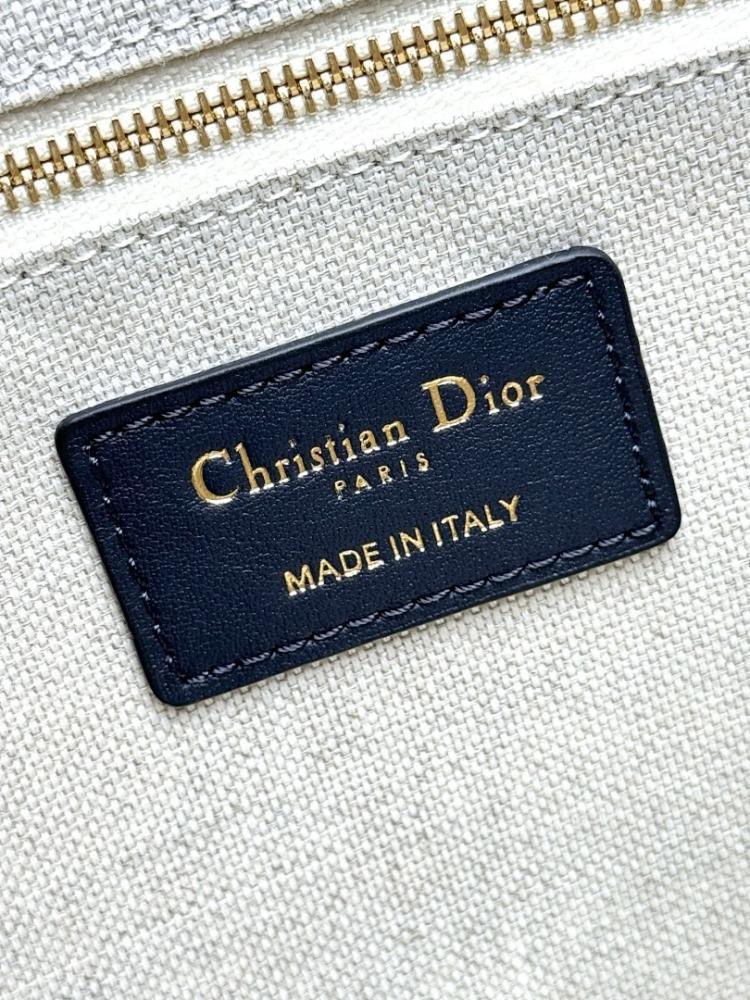 Modern Blue Embroidered Calfskin Shoulder Bag – Limited Edition