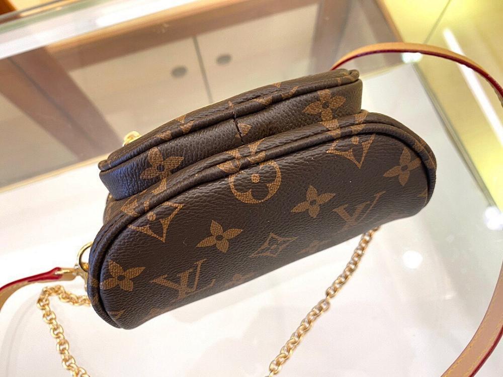Elegant Refined Canvas Shoulder Bag