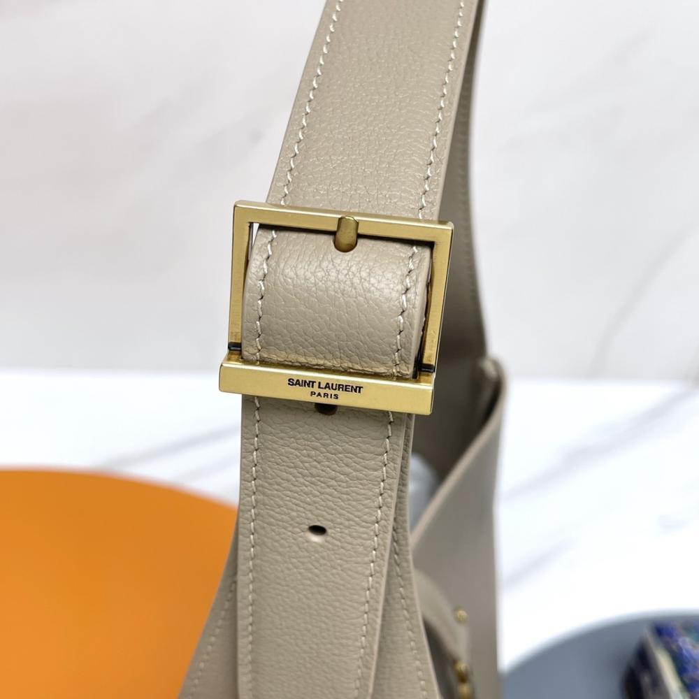 Classic Leather Shoulder Bag