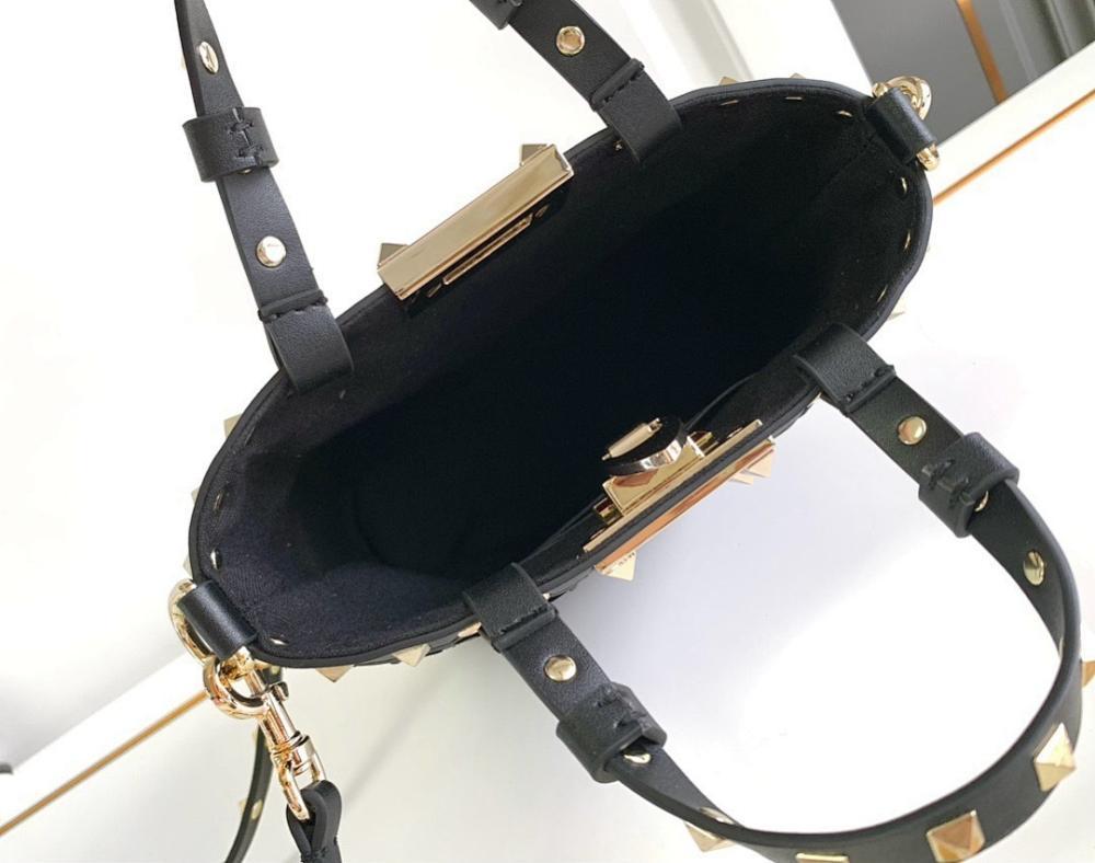 Stylish Studded Raffia Bucket Bag – Limited Edition