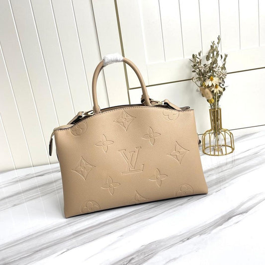 Modern Refined Leather Shoulder Bag