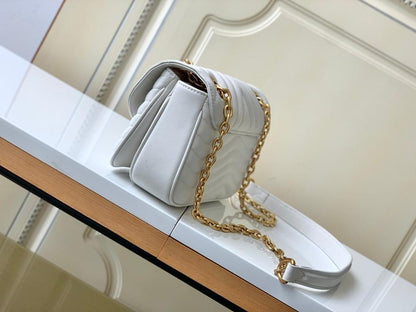 Classic Refined Quilted Leather Shoulder Bag