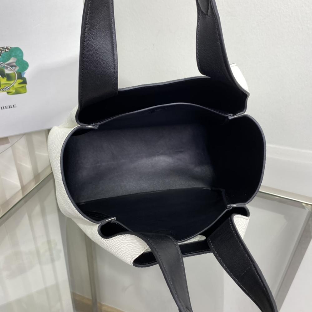 Elegant Leather Top Handle Bag
