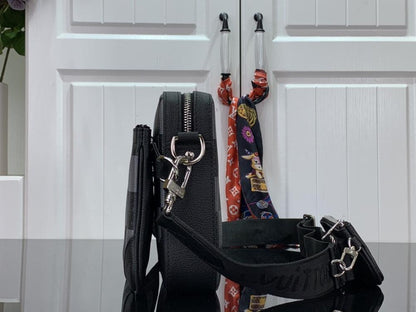 Elegant Messenger Bag
