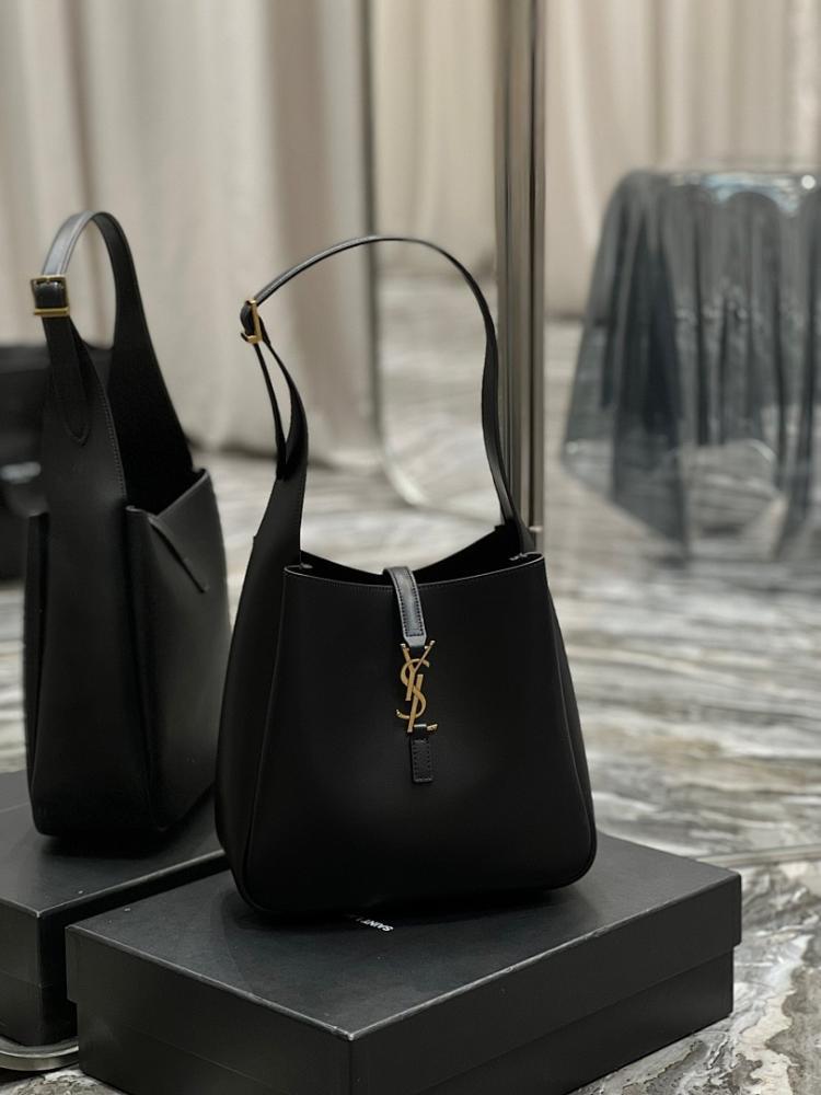 Alma Leather Shoulder Bag