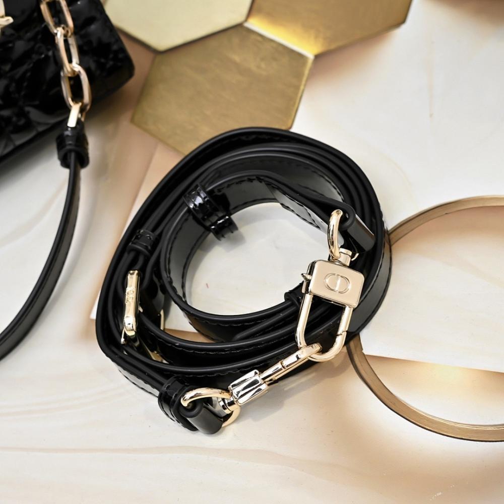 Classic Italian-Inspired Leather Shoulder Bag
