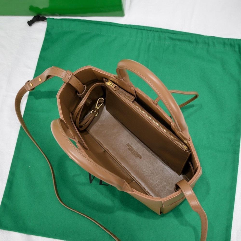 Alma Tote Bag