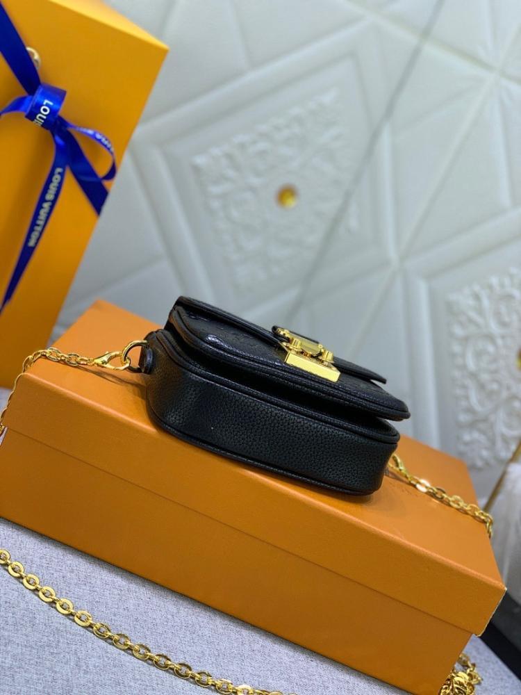 Modern Stylish Leather Crossbody Bag
