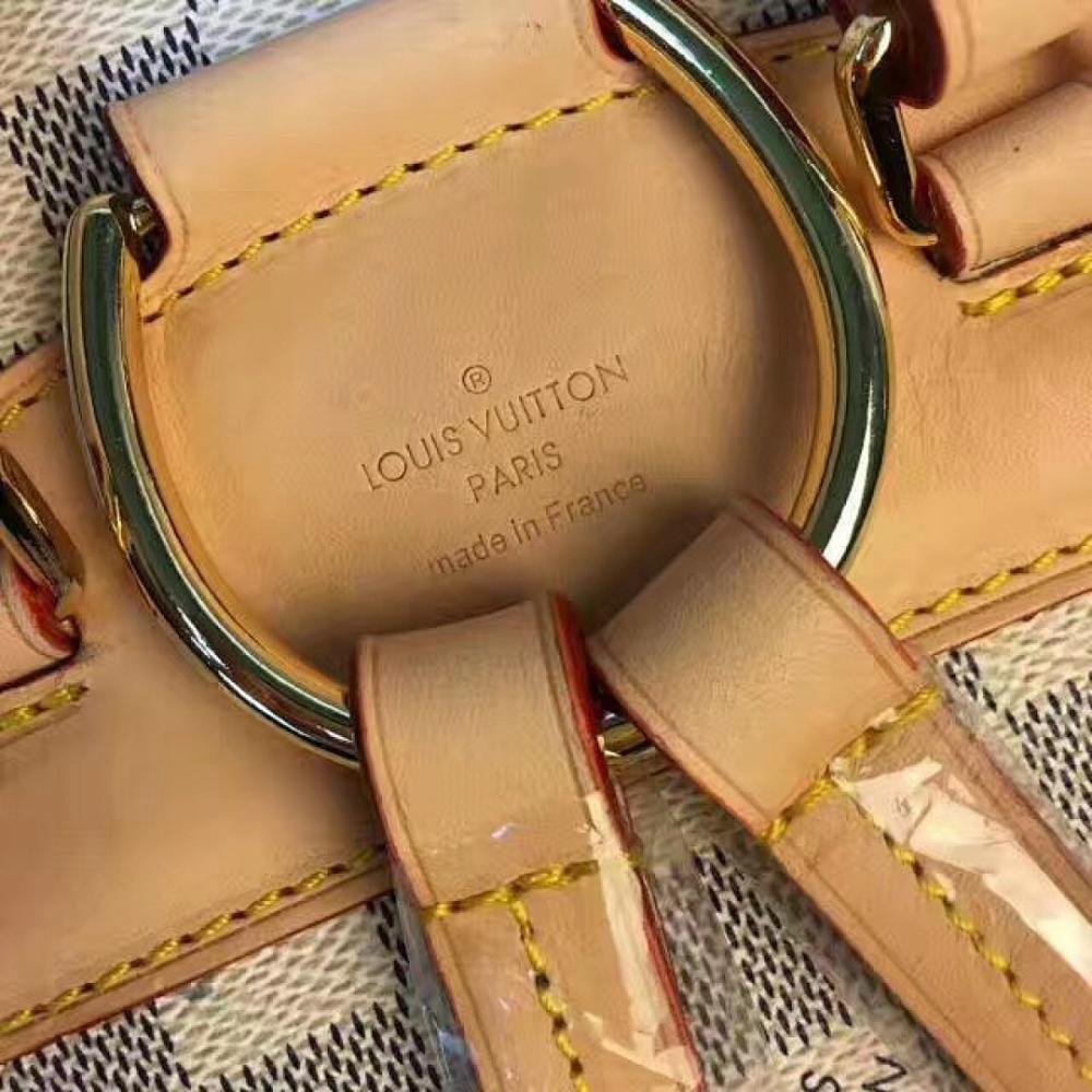 Modern Italian-Inspired Crossbody Bag
